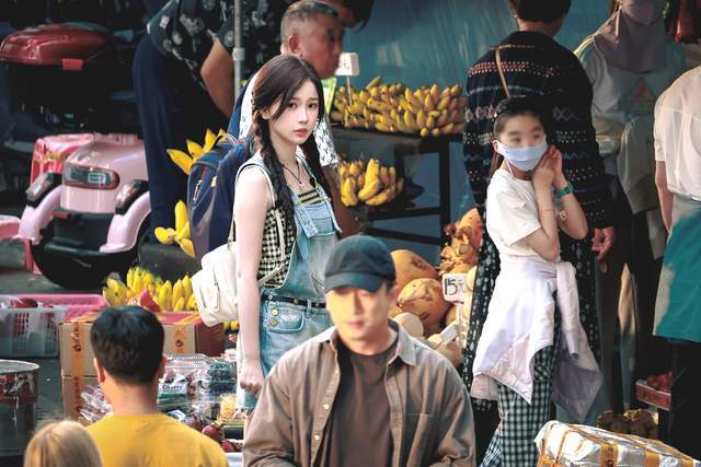 ‍145万预约掀热度，《双轨》全球同频开播，敏感题材该如何破局 双轨